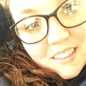 Meet your Posher, Roxanne